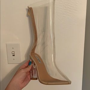Clear heeled boots💫